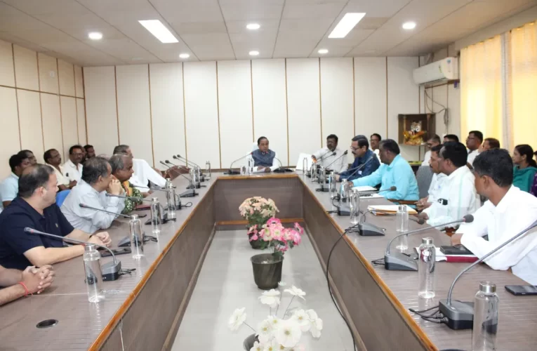 ଅତ୍ୟାବଶ୍ୟକ ସାମଗ୍ରୀ ଯୋଗାଣ ସଂଘ ସହ ଆଲୋଚନା
