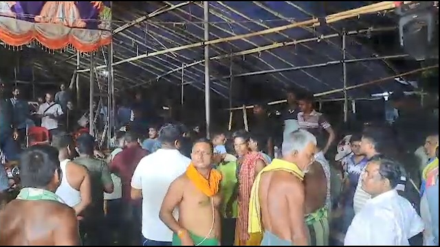 ରଙ୍ଗମଞ୍ଚରେ ଠେଙ୍ଗା ପଥର ମାଡ଼: ଦଳାଚକଟାରେ ଏକାଧିକ ଆହତ, ଜଣେ ଗୁରୁତର