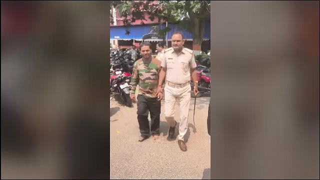 ମାରଣାସ୍ତ୍ର ଧରି କୋର୍ଟରେ ଯୁବକଙ୍କ ଆତଙ୍କରାଜ, କାବୁ କଲେ ଆଇନଜୀବୀ