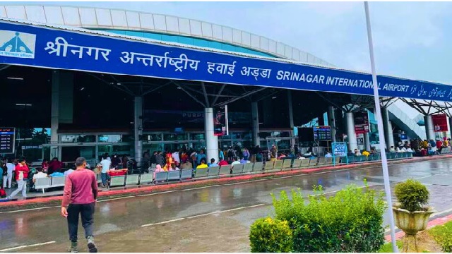 ଶ୍ରୀନଗର ଏୟାରପୋର୍ଟରୁ ୨ ଆମେରିକୀୟ ନାଗରିକଙ୍କୁ ଗିରଫ କଲା ପୋଲିସ, ସାଟେଲାଇଟ୍ ଫୋନ୍ ଜବତ