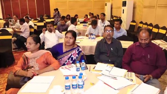 ଖରା ଛୁଟିରେ ଅନଲାଇନ୍ କ୍ଲାସ୍ ପାଇଁ ରୋଡ୍ ମ୍ୟାପ୍ , DEOମାନଙ୍କୁ ନେଇ OSCPCR ର କର୍ମଶାଳା