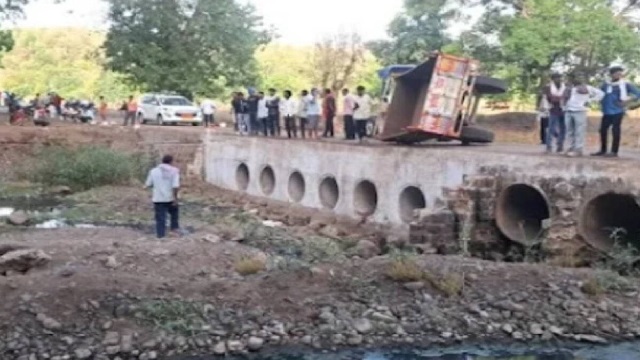 ଓଲଟିଲା ଟ୍ରାକ୍ଟର , ୬ ମୃତ, ୪୦ରୁ ଅଧିକ ଆହତ