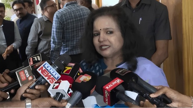 ତୈଳ ସ୍ଥିତିର ସମୀକ୍ଷା କଲେ ମୁଖ୍ୟ ସଚିବ, କହିଲେ ଗୁଜବ ହିଁ ସଂକଟ ଛିଡ଼ା କରିଦେଲା