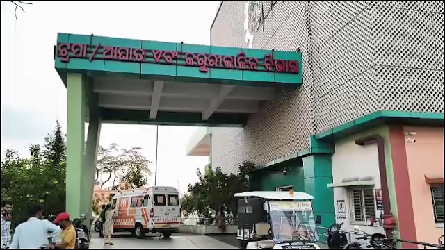 ନାତୁଣୀକୁ ଲାଗିଲା ବିଦ୍ୟୁତ୍ ଆଘତ, ବଞ୍ଚାଇବାକୁ ଯାଇ ଗଲା ଅଜାଙ୍କ ଜୀବନ