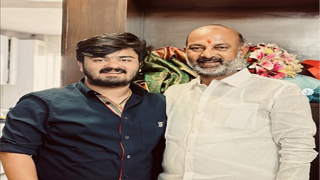 କେନ୍ଦ୍ର ରାଷ୍ଟ୍ରମନ୍ତ୍ରୀ ବି. ସଞ୍ଜୟ କୁମାରଙ୍କ ପୁଅ ବି.ଭଗୀରଥଙ୍କୁ ୧୪ ଦିନିଆ ନ୍ୟାୟିକ ହେପାଜତକୁ ପଠାଇଲେ କୋର୍ଟ