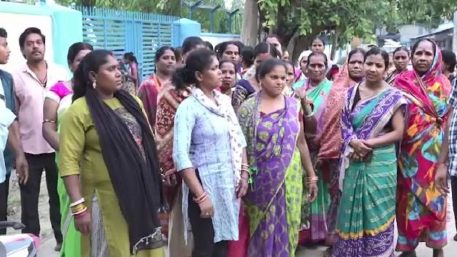 ଅଘୋଷିତ ବିଦ୍ୟୁତ୍ କାଟକୁ ନେଇ ବିଦ୍ୟୁତ ବିଭାଗ କାର୍ଯ୍ୟାଳୟରେ ତାଲା ପକାଇଲେ ଲୋକେ