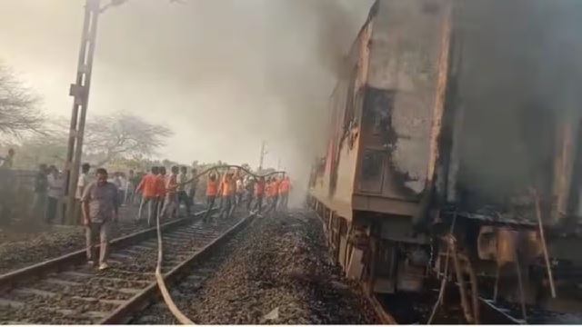 ତିରୁବନନ୍ତପୁରମ୍-ହଜରତ ନିଜାମୁଦ୍ଦିନ ରାଜଧାନୀ ଏକ୍ସପ୍ରେସର ଏସି କୋଚରେ ଅଗ୍ନିକାଣ୍ଡ