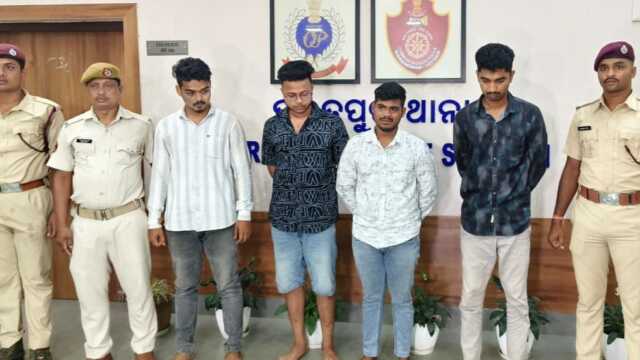 କଲେଜ କ୍ୟାମ୍ପସରୁ ଛାତ୍ରଙ୍କୁ ଅପହରଣ, ୪ ଗିରଫ