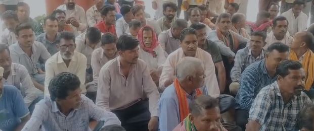 ଉଦଘାଟନର ୧୭ଦିନ ପରେ ବି ଖୋଲୁନି ରବି ମଣ୍ଡି ; ଜିଲ୍ଲାପାଳଙ୍କ କାର୍ଯ୍ୟାଳୟ ଘେରାଉ କଲେ ଚାଷୀ