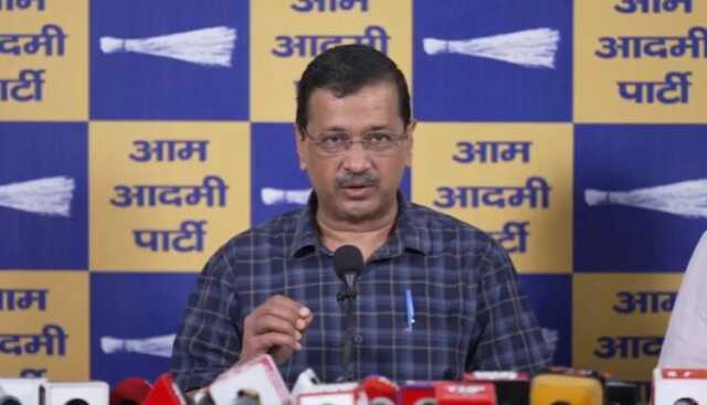 E20 ପେଟ୍ରୋଲ ବନ୍ଦ କର! କେନ୍ଦ୍ର ବିରୋଧରେ କେଜ୍ରିୱାଲଙ୍କ ‘ଅନଲାଇନ୍ ହସ୍ତାକ୍ଷର ଅଭିଯାନ’ ଆରମ୍ଭ