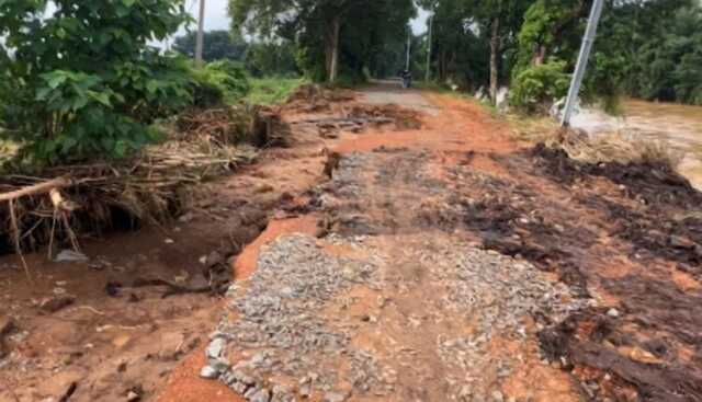 ପ୍ରଥମ ବନ୍ୟାରେ ଧୋଇଗଲା ୫ କୋଟି ବ୍ୟୟରେ ନିର୍ମିତ ରାସ୍ତା, ବହୁ ଗ୍ରାମକୁ ଯୋଗାଯୋଗ ବିଚ୍ଛିନ୍ନ