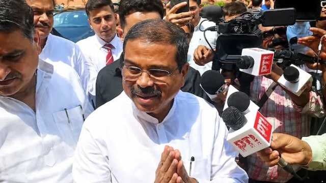 ଧର୍ମେନ୍ଦ୍ର ପ୍ରଧାନଙ୍କୁ ଭବ୍ୟ ସ୍ୱାଗତ, ‘ଜିନ୍ଦାବାଦ’ ନାରାରେ ଗୁଞ୍ଜରିତ ହେଲା ସଂସଦ ଭବନ