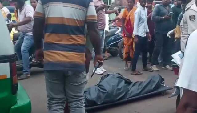 କାଠଯୋଡ଼ି ପଠାରୁ ମହିଳାଙ୍କ ମୁଣ୍ଡବିହୀନ ମୃତଦେହ ଉଦ୍ଧାର