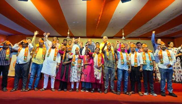 ବିଜେପିରେ ସାମିଲ ହେଲେ ଖଡ଼ିଆଳ ନଗରପାଳଙ୍କ ସହ ୯ କାଉନସିଲର