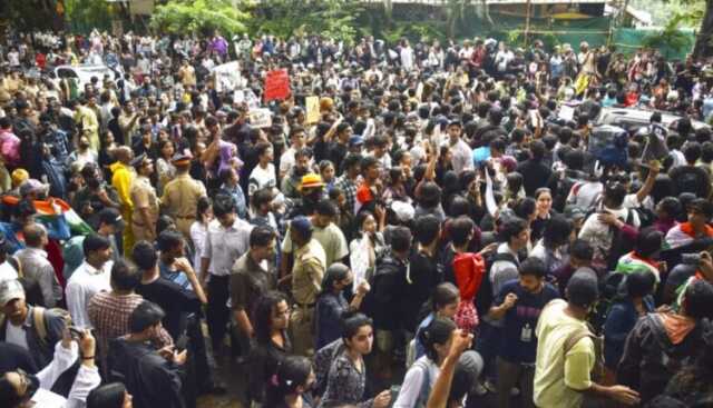 ବିନା ଅନୁମତିରେ NEET ପ୍ରତିବାଦ: ୪୦୦ରୁ ଅଧିକଙ୍କ ନାଁରେ FIR