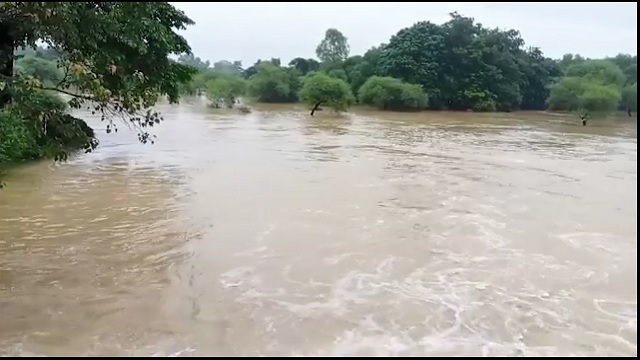 କପାଳୀ ନଦୀରେ ବଢ଼ୁଛି ଜଳସ୍ତର, ବୁଡ଼ିଲା ଗ୍ରାମ୍ୟ ରାସ୍ତା