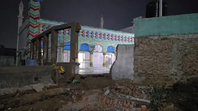 ଲଗାଣ ବର୍ଷାରେ ଭୁଶୁଡିଲା ମସଜିଦ୍ କାନ୍ଥ, ୩ ମୃତ ଓ ୩ ଆହତ