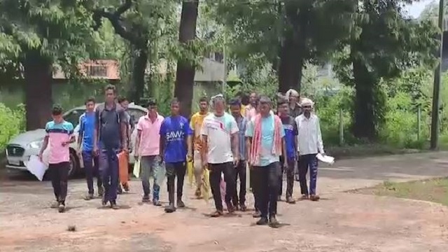 ବ୍ୟାଙ୍କରେ ଖାତା ଖୋଲି ୪୪ ଶ୍ରମିକ ଠକେଇର ଶିକାର, ଆକାଉଣ୍ଟରେ କୋଟି କୋଟି ଟଙ୍କାର ନେଣଦେଣ