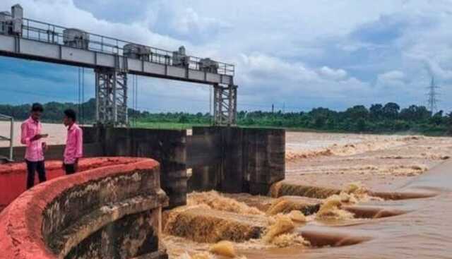ସାଳନ୍ଦୀରେ ୧୦୦ ଫୁଟର ଘାଇ, ବିପଦ ସଙ୍କେତ ମୁହାଁ ବୈତରଣୀ ଜଳସ୍ତର
