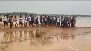 ବ୍ରାହ୍ମଣୀରେ ଭାସିଗଲେ ଦୁଇ ସାଙ୍ଗ, ଜଣେ ଉଦ୍ଧାର, ଜଣେ ନିଖୋଜ