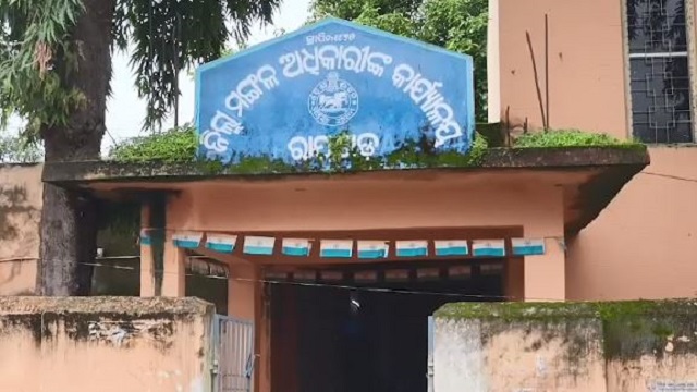 ହଷ୍ଟେଲରେ ନବମ ଶ୍ରେଣୀ ଛାତ୍ରଙ୍କୁ ଆକ୍ରମଣ ଘଟଣାରେ ୭ ବହିଷ୍କୃତ, ୨୭ ଜଣଙ୍କୁ କରିଥିଲେ ରାଗିଂ
