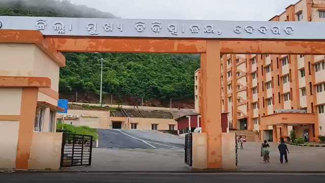ସର୍ପାଘାତରେ ଦୁଇ ମାସର ଶିଶୁ ପୁତ୍ର ମୃତ, ବାପା ଗୁରୁତର