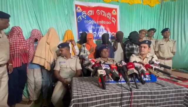 ଟୁନା ହରିଜନ ସହ ୯ ଆନ୍ତଃରାଜ୍ୟ ଡକାୟତଙ୍କୁ ବାନ୍ଧିଲା ପୋଲିସ, ଲକ୍ଷାଧିକ ଟଙ୍କା, ବନ୍ଧୁକ ଓ ଗୁଳି ଜବତ