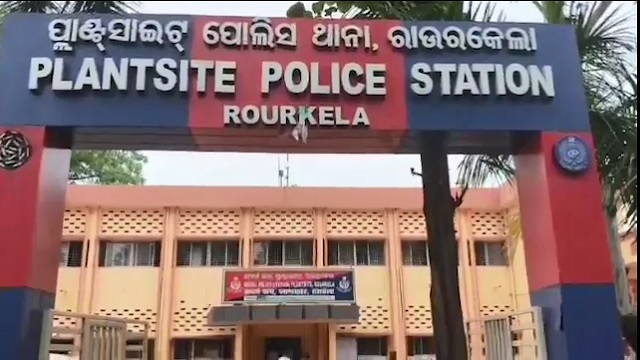 ଶୋଇଥିବା ବେଳେ ଘରେ ଲାଗିଲା ନିଆଁ: ବାପା ମୃତ, ଅଳ୍ପକେ ବର୍ତ୍ତିଲେ ପୁଅ