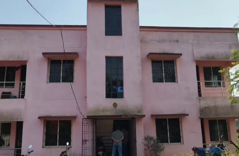 ଜେଲ୍ ଓ୍ବାର୍ଡରଙ୍କ ସନ୍ଦେହଜନକ ମୃତ୍ୟୁ: କ୍ୱାର୍ଟର୍ସରୁ ଗଳିତ ମୃତଦେହ ଉଦ୍ଧାର