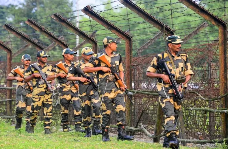 POK ଲଞ୍ଚପ୍ୟାଡ୍‌ରେ ସକ୍ରିୟ ୫୦୦ ଆତଙ୍କବାଦୀ, ଶୀତ ବଢ଼ିଲେ ସୀମା ଲଂଘିବାକୁ ଯୋଜନା ! ଭାରତୀୟ ସେନା ସଜାଗ