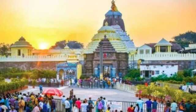 ଶ୍ରୀଜୀୟୁଙ୍କ ରାଜାଧିରାଜ ବେଶ ଦର୍ଶନ ପାଇଁ ଶ୍ରୀମନ୍ଦିରରେ ଭକ୍ତଙ୍କ ଭିଡ଼