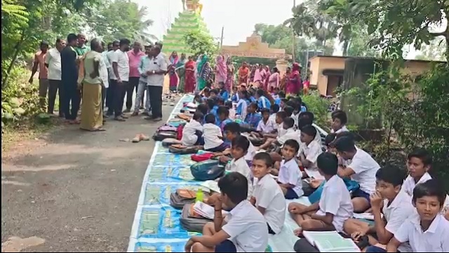 ଶିକ୍ଷକ ନିଯୁକ୍ତି ଦାବିରେ ବିକ୍ଷୋଭ, ସ୍କୁଲ ଗେଟ୍‌ରେ ତାଲା ପକାଇଲେ ଛାତ୍ରଛାତ୍ରୀ